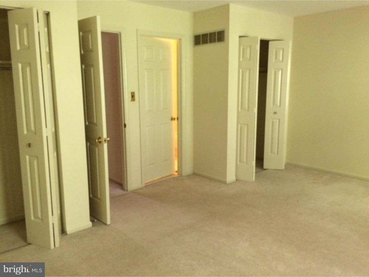 858 Stockbridge Dr #858 - Photo 2 of 4