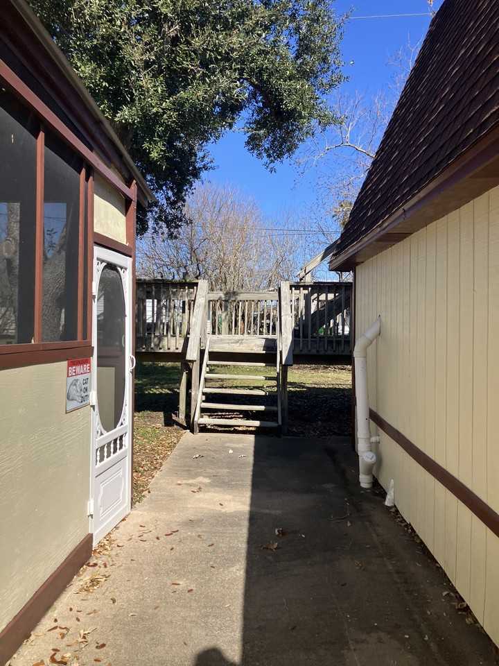 1312 1/2 N Avenue R #1 - Photo 2 of 14