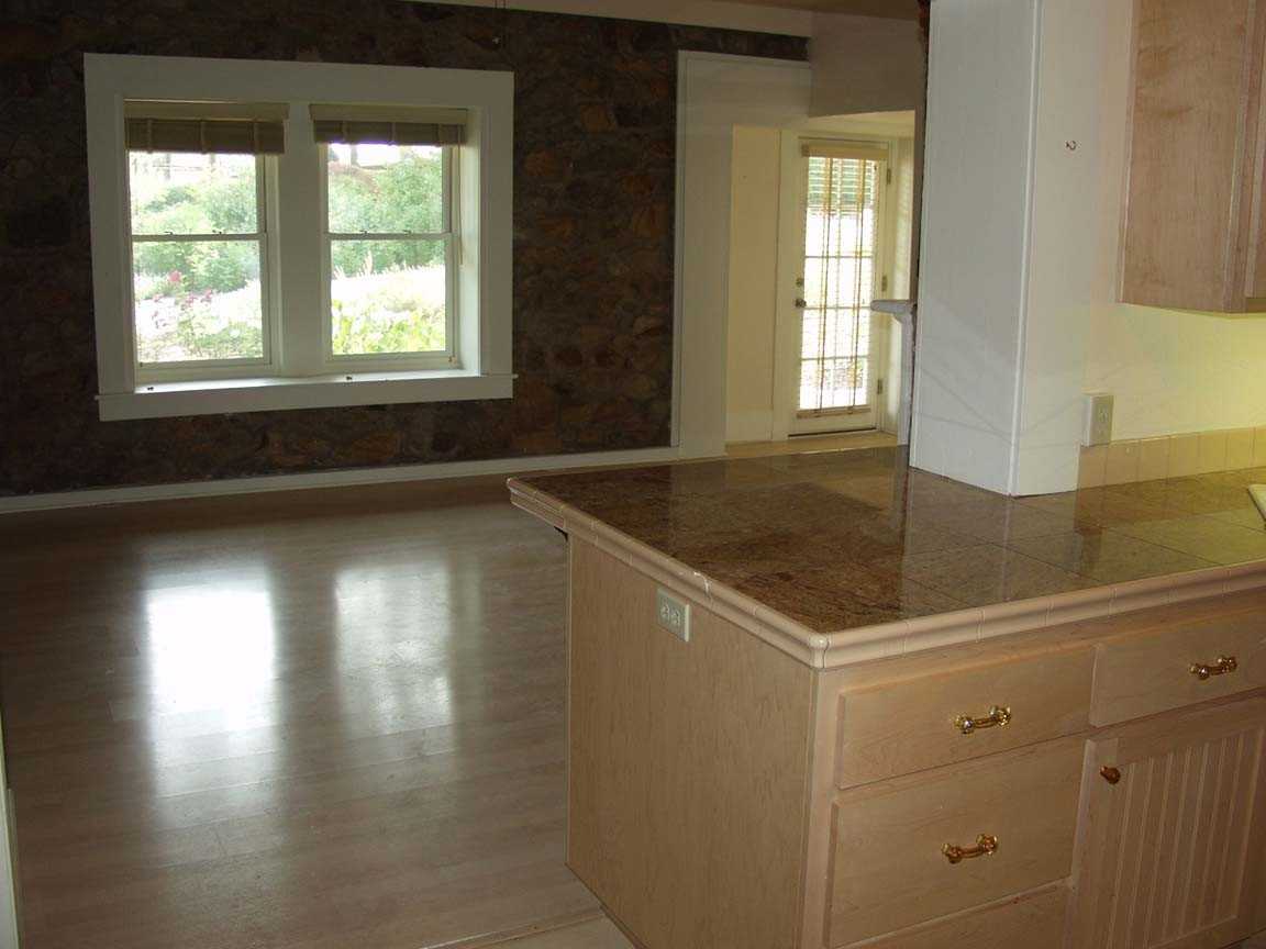 618 S Auburn St #4 - Photo 2 of 5