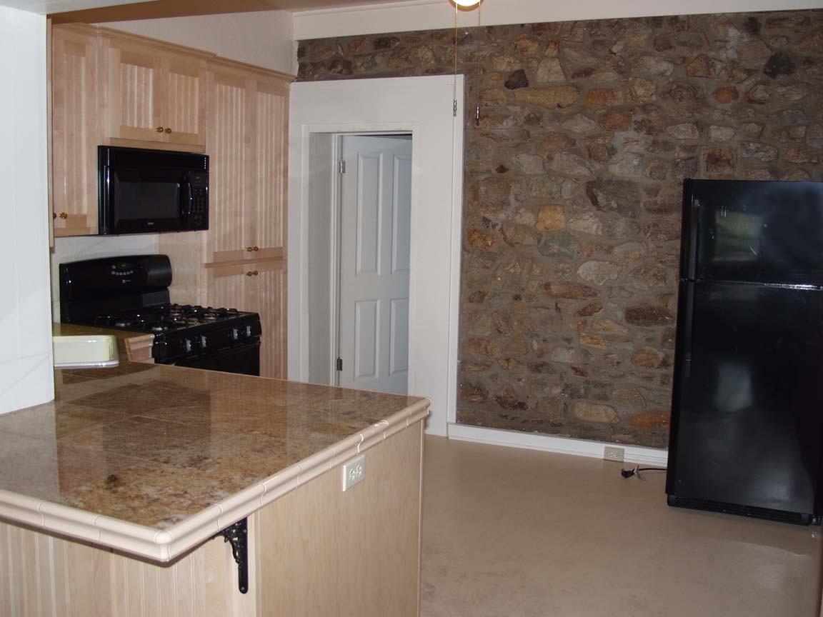 618 S Auburn St #4 - Photo 3 of 5