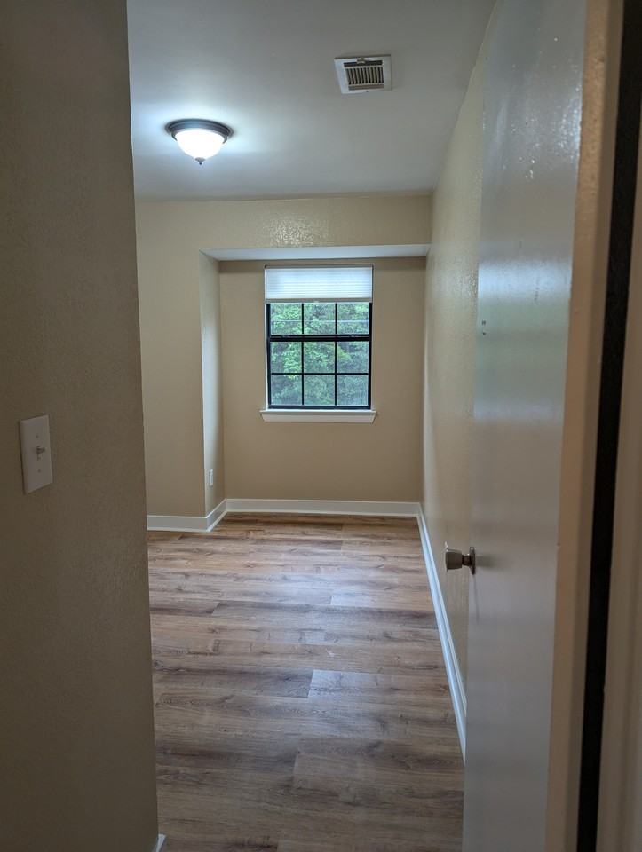 1911 45th Ave #4 - Photo 4 of 30