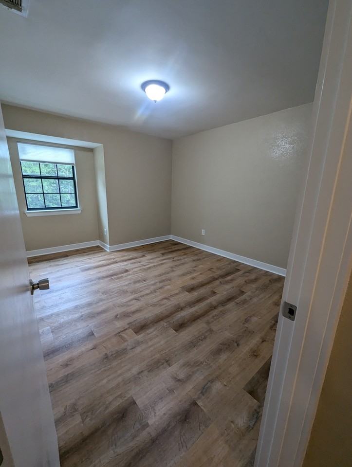 1911 45th Ave #4 - Photo 5 of 30