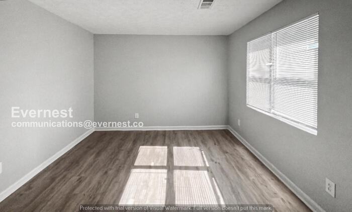 4848 Plymouth Trce - Photo 6 of 16