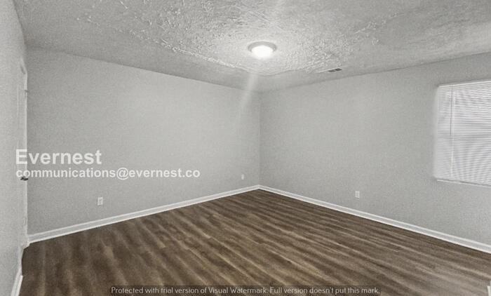 4848 Plymouth Trce - Photo 7 of 16