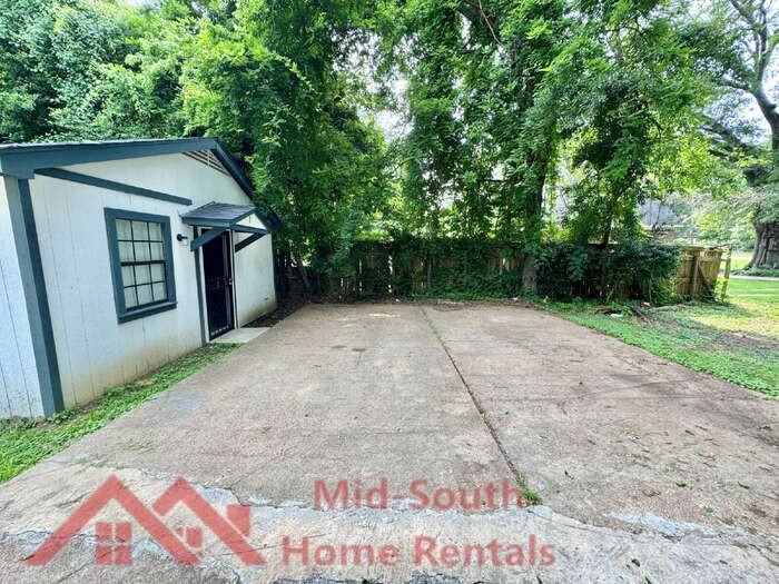 1407 Ferguson Rd - Photo 4 of 15