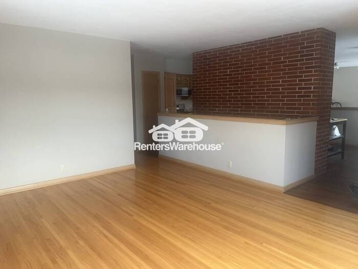 3101 Silver Lake Rd Ne - Photo 5 of 12