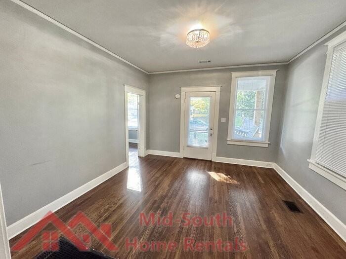 666 Landis St - Photo 4 of 27