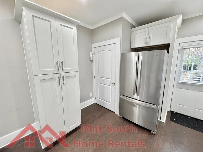 1046 Tanglewood St - Photo 7 of 23