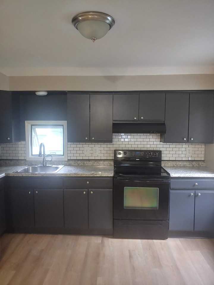 94 Lincoln Ave #2 - Photo 3 of 18