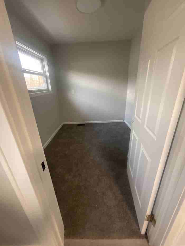 752 Mount Hope Ave - Photo 4 of 6