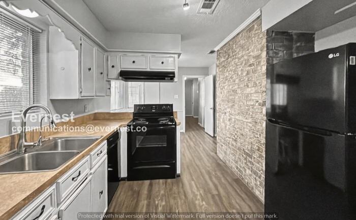 14142 Burke Forest Dr - Photo 4 of 26