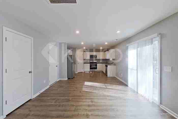 2639 Provence Dr Se - Photo 2 of 23
