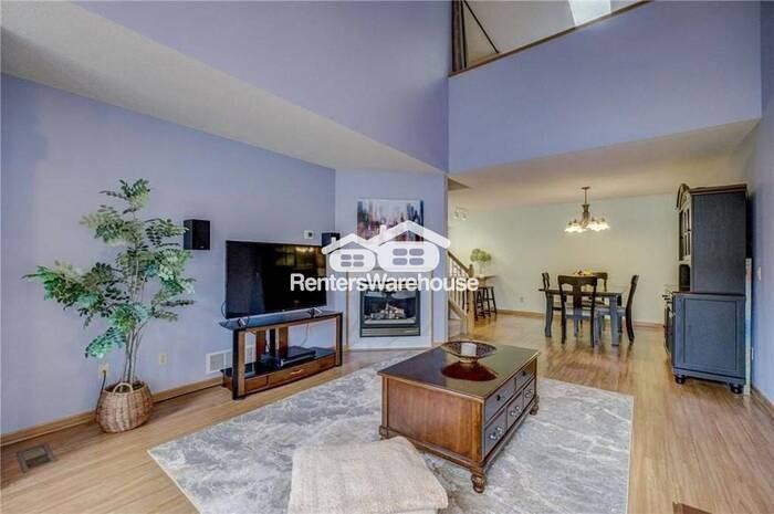 2082 Willow Cir - Photo 3 of 12