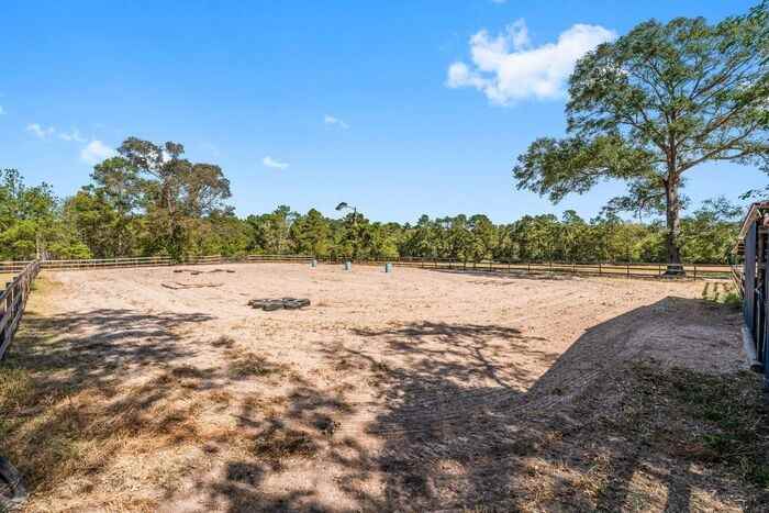 2118 Pine Rd - Photo 4 of 40