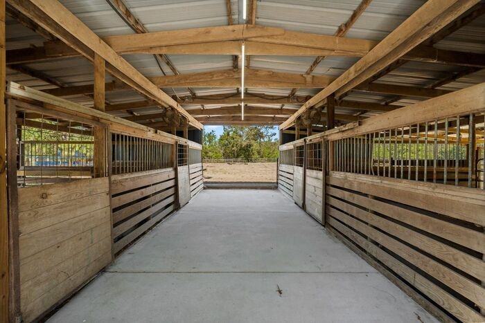 2118 Pine Rd - Photo 7 of 40