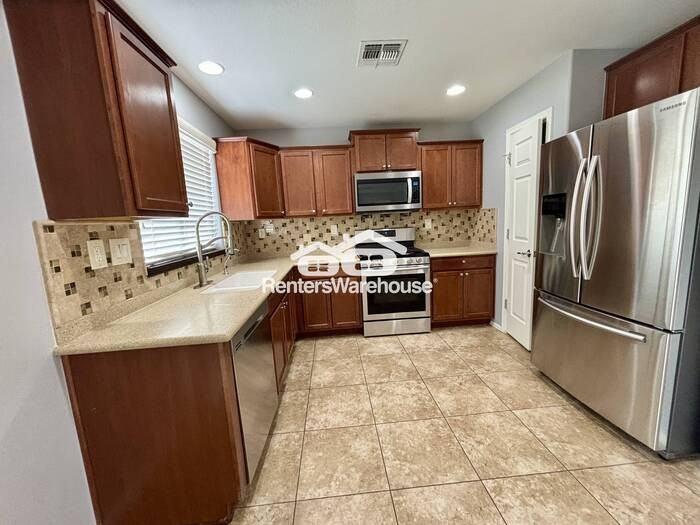 1717 W Buckhorn Trl - Photo 3 of 15