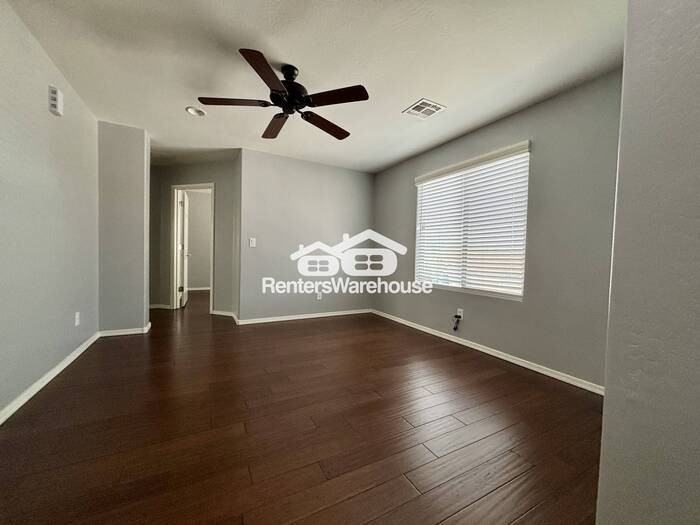 1717 W Buckhorn Trl - Photo 5 of 15