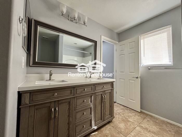 1717 W Buckhorn Trl - Photo 7 of 15