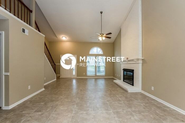 3626 Broad Oak Dr - Photo 2 of 15