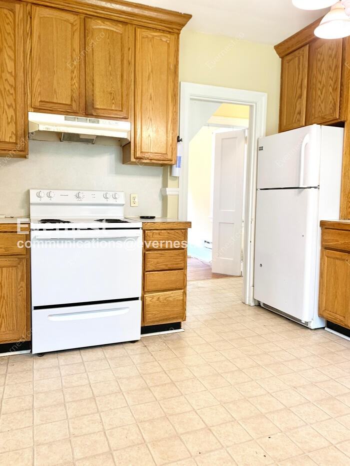 2709 Lafayette Ave - Photo 4 of 20