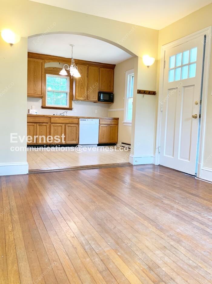 2709 Lafayette Ave - Photo 5 of 20