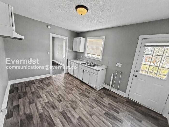 1701 4th Ave W - Photo 2 of 23