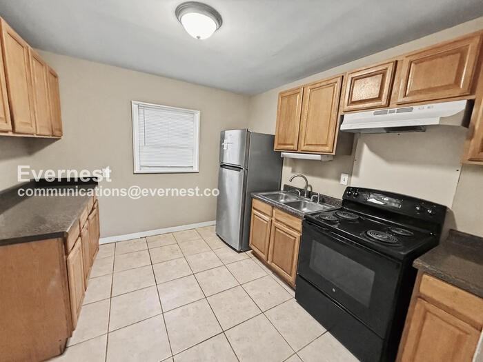 252 Meadowdale Ave - Photo 2 of 18