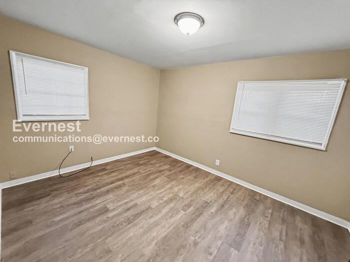 252 Meadowdale Ave - Photo 7 of 18