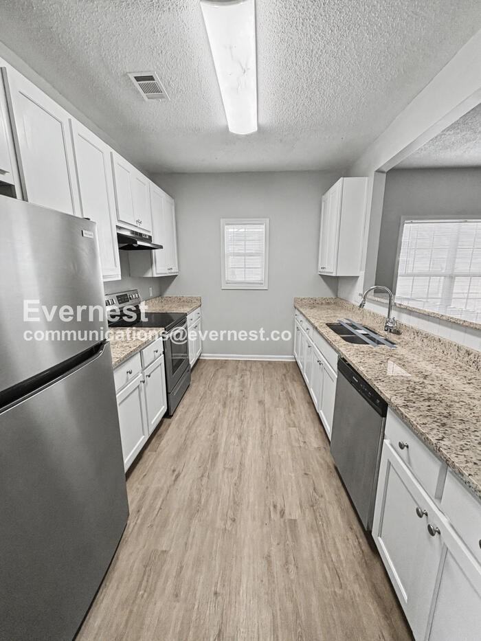 8641 Thomas Rd - Photo 2 of 28