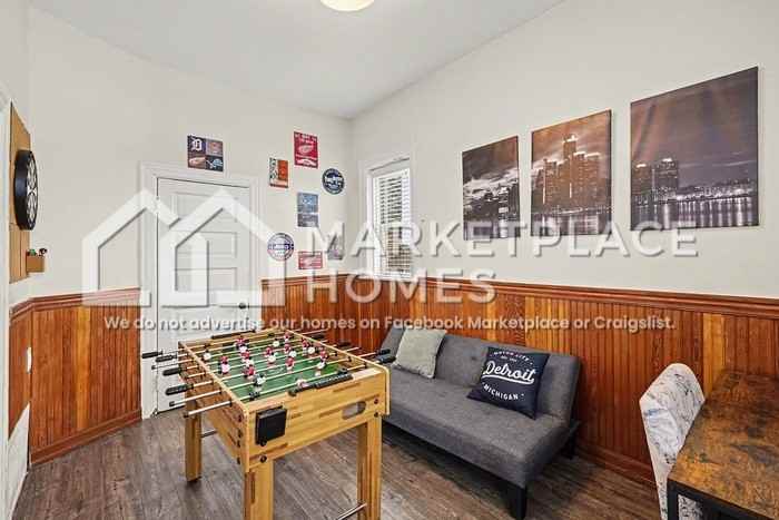 1391 Woodbridge St - Photo 5 of 29