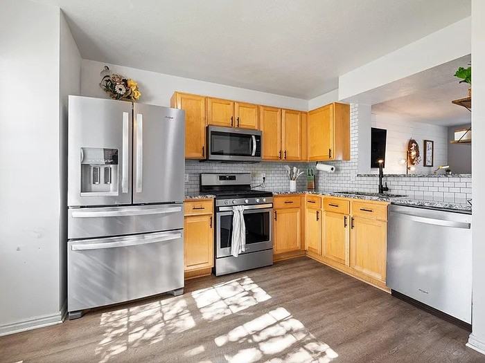 284 Alfred Dr - Photo 3 of 25