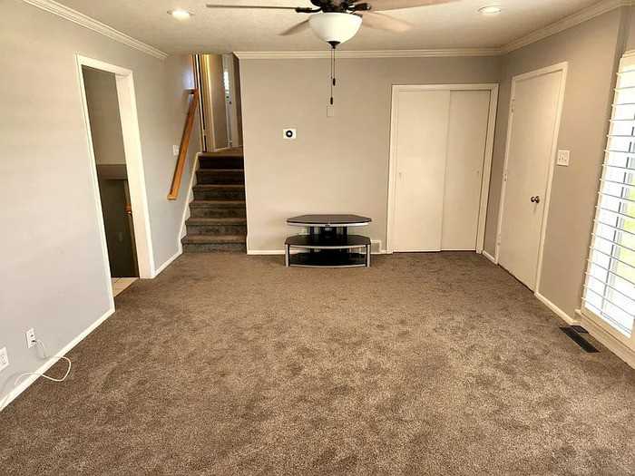 284 Alfred Dr - Photo 5 of 25