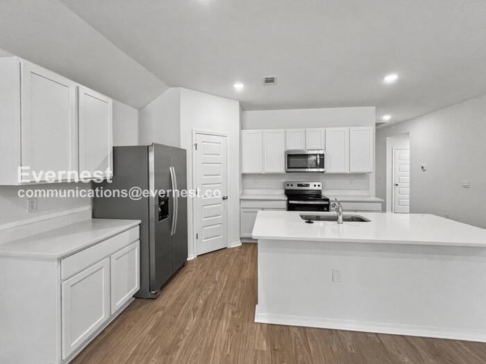 1515 Ridgefield Cir - Photo 2 of 22