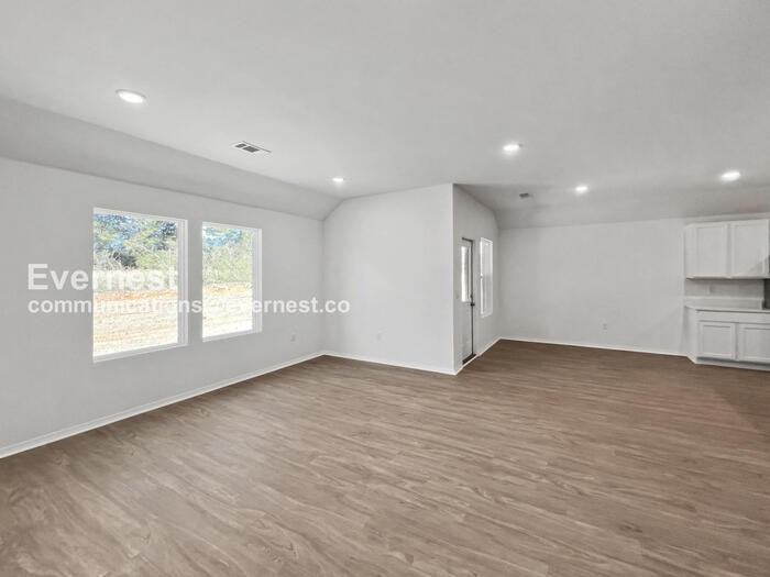 1515 Ridgefield Cir - Photo 4 of 22