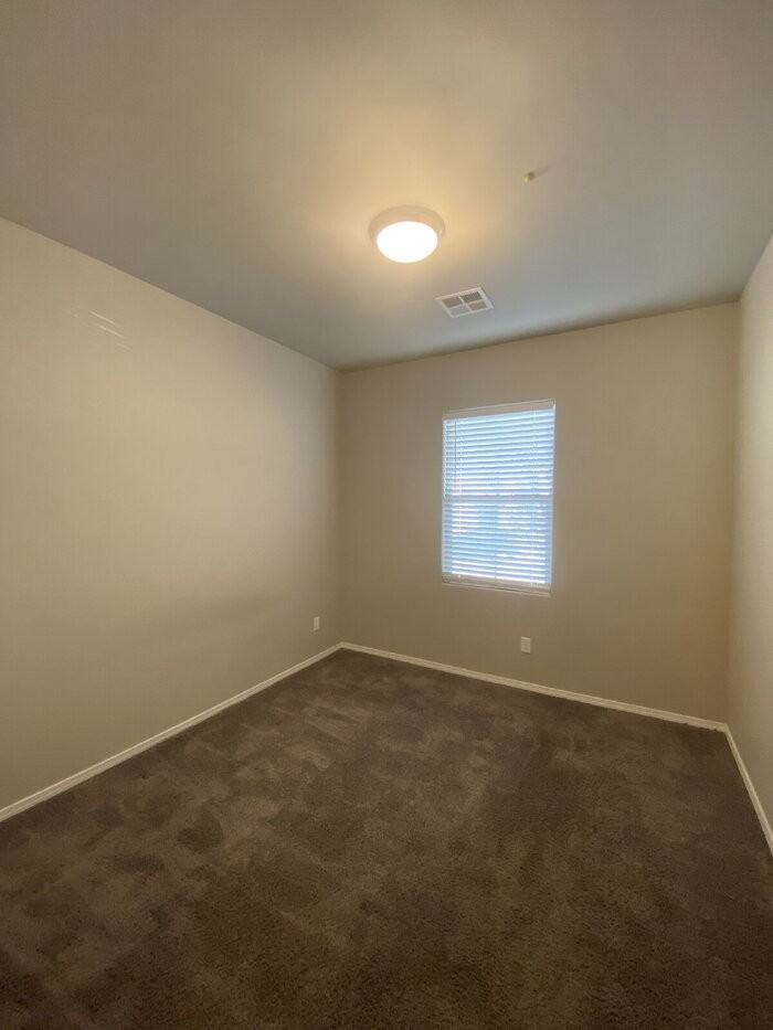 6316 Kestrel Dr Ne - Photo 3 of 34