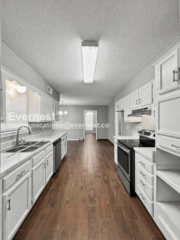 7125 Crestridge Rd - Photo 3 of 31