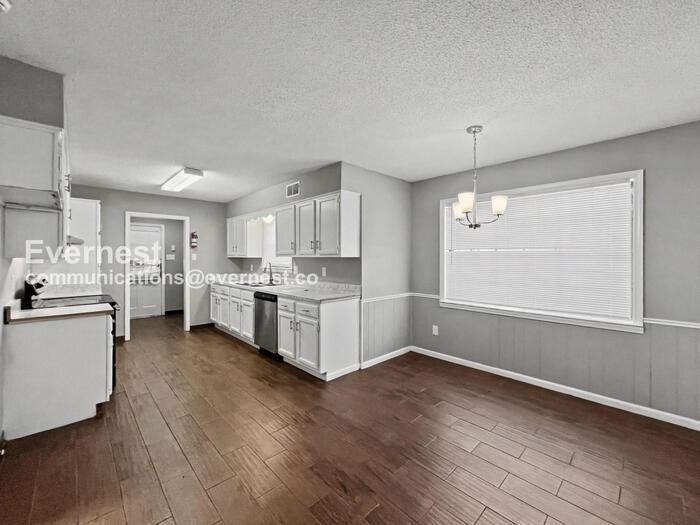 7125 Crestridge Rd - Photo 4 of 31