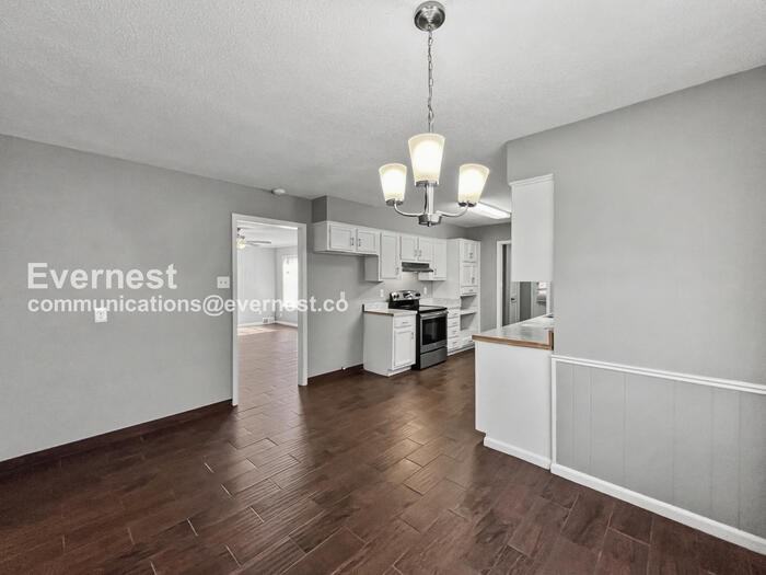 7125 Crestridge Rd - Photo 5 of 31