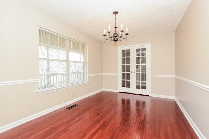 1136 Lakes Edge Dr - Photo 6 of 16