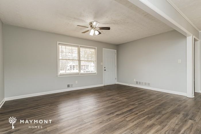 1716 Hallmark Dr - Photo 4 of 15