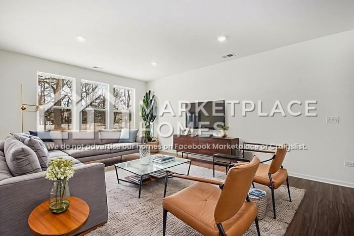 273 Red Oak Cir - Photo 2 of 23