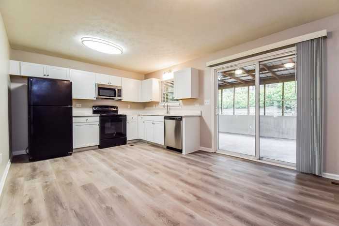 2852 Melanie Ln - Photo 6 of 16