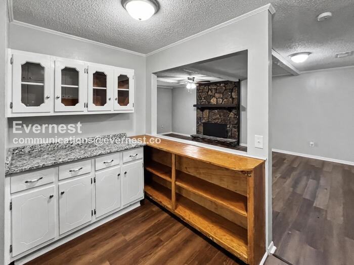 3032 Summit Ridge Dr - Photo 4 of 23