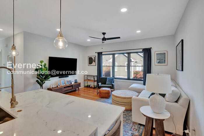 1258 1st Ave S #B - Photo 4 of 28