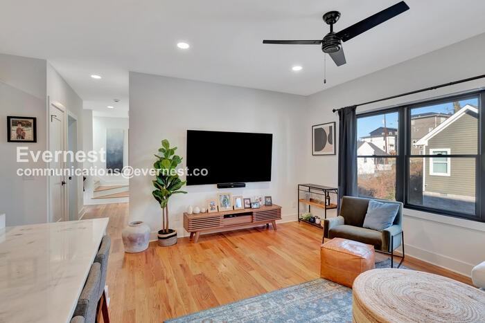 1258 1st Ave S #B - Photo 5 of 28