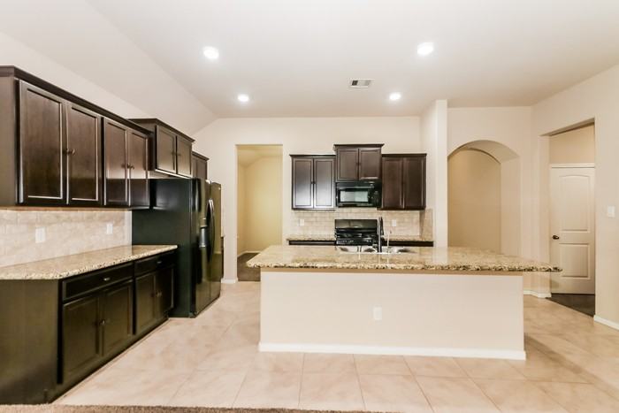 3526 Cambridge Falls Dr - Photo 5 of 15