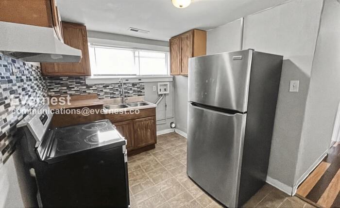 1924 Blackford St #A - Photo 2 of 14