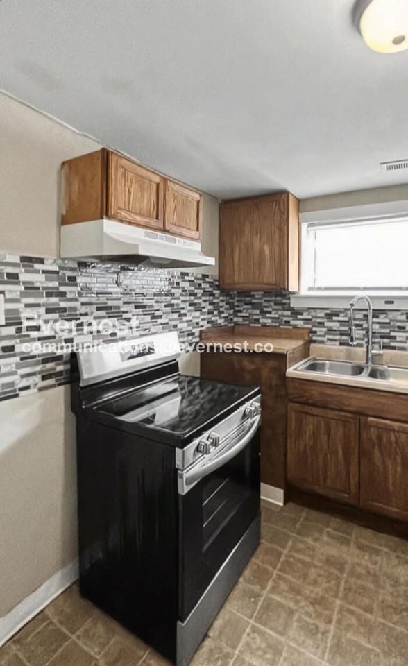 1924 Blackford St #A - Photo 3 of 14