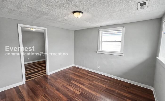 1924 Blackford St #A - Photo 4 of 14