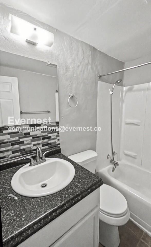 1924 Blackford St #A - Photo 6 of 14